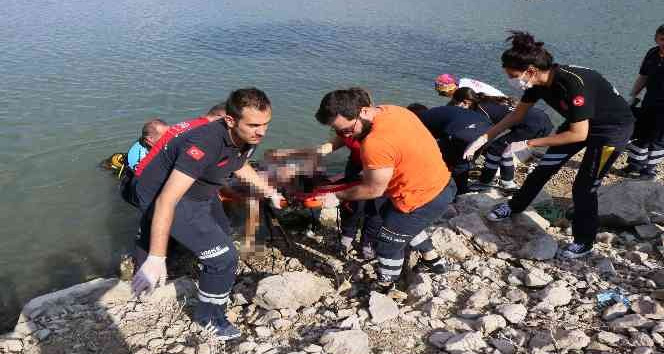 Serinlemek için girdikleri gölette cansız bedenleri bulundu