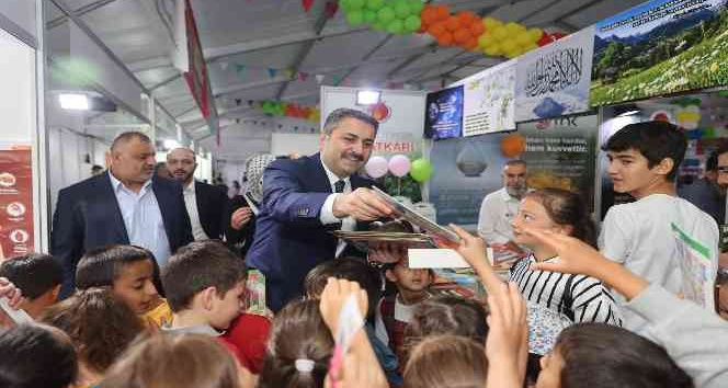 Tokat’ta kitap fuarı yazarlarla okuyucuları buluşturdu