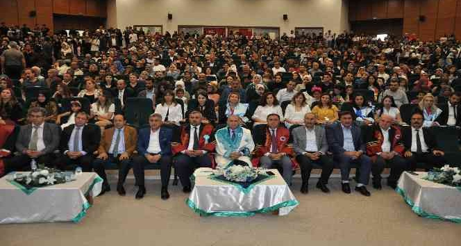 KAÜ’de mezuniyet heyecanı