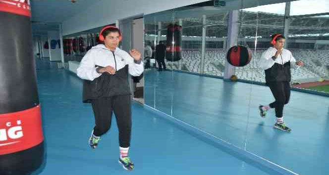 Busenaz Sürmeneli: “İnşallah tarihte ilk kez adımızı altın harflerle oraya da yazdıracağız”