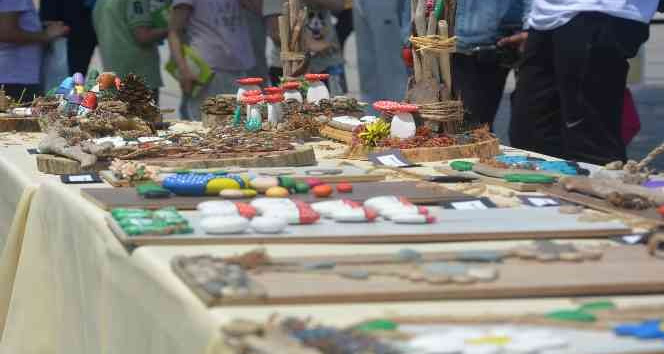 Öğrencilerden geri dönüşümlü sanat sergisi