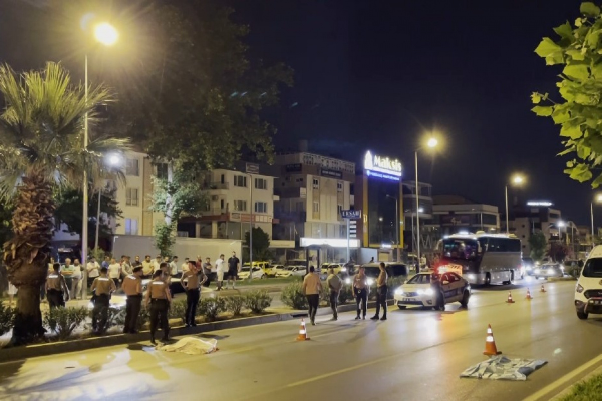 Antalya&#039;da motosiklet kazası: 3 ölü