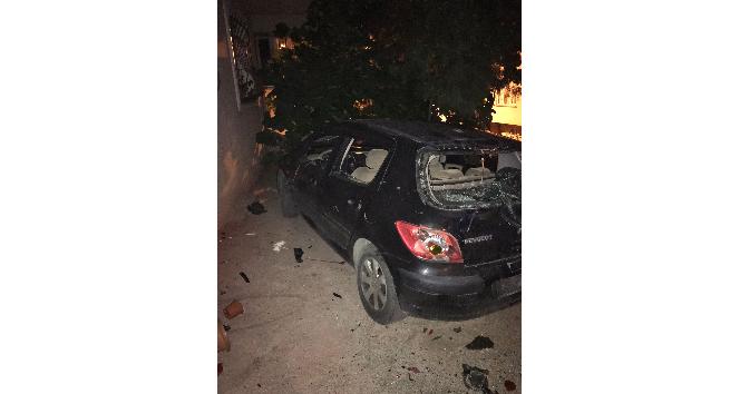 Maltepe’de sokak ortasında kayınbiraderinin arabasını levye ile parçaladı