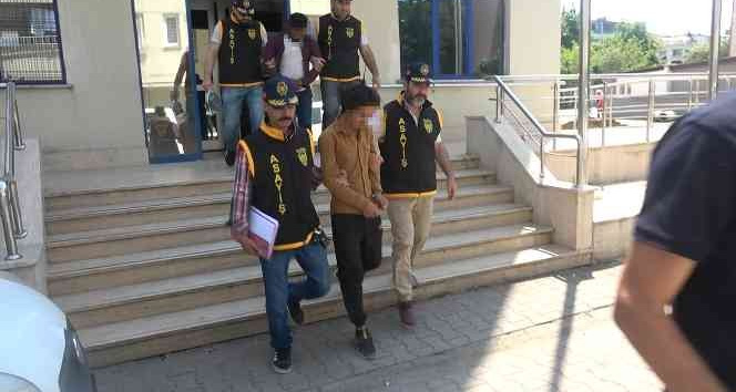 Yalova’da yakalanan 2 telefon dolandırıcısı adliyeye sevk edildi