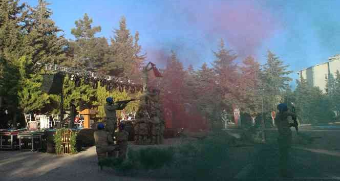 Sınır Kenti Kilis’te komandoların gösterisi uzun süre alkışlandı