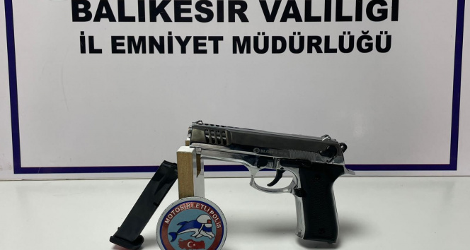 Balıkesirde polis, aranan 185 şahsı gözaltına aldı