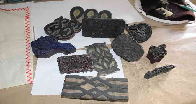 Milattan önceye dayanan kök boya ve dek sanatı kumaşların üzerinde yaşatılıyor