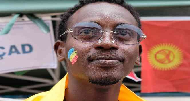 İlk önce geleneksel danslarını yaptılar sonra doyasıya horon oynadılar