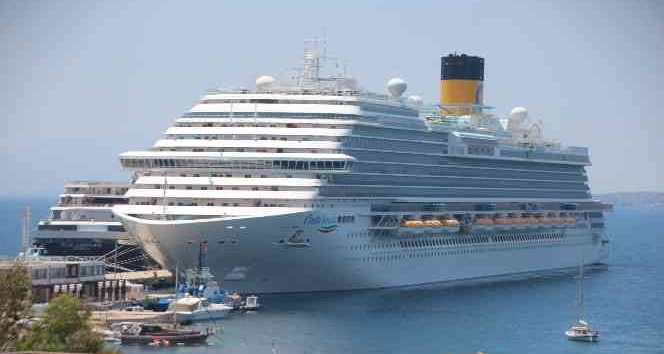 Dev gemi bin 411 yolcusuyla Bodrum’a geldi