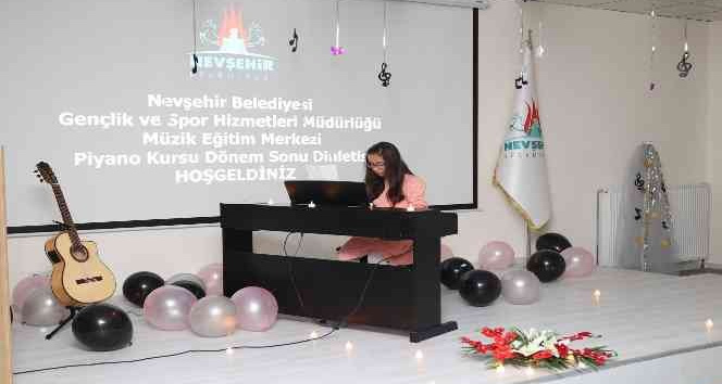 Nevşehirli öğrencilerden müzik dinletisi