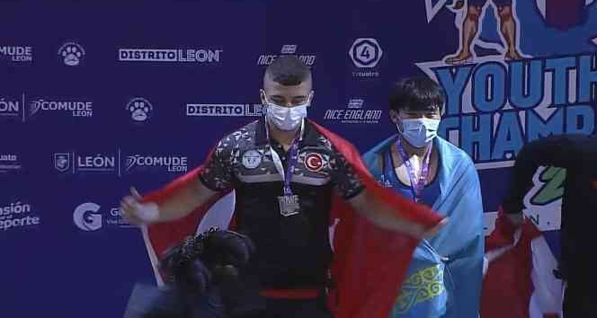 Yaşar Karaca dünya ikincisi oldu