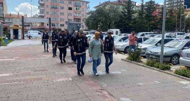 Bylock kullandığı tespit edilen 4 kişi adliyeye sevk edildi