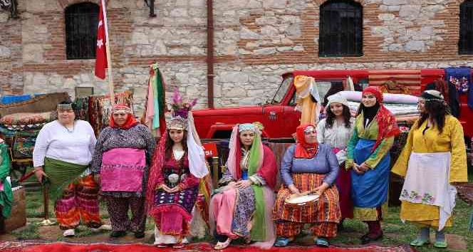 Geleneksel değerleri korumak ve yaşatmak adına düğün canlandırması yapıldı