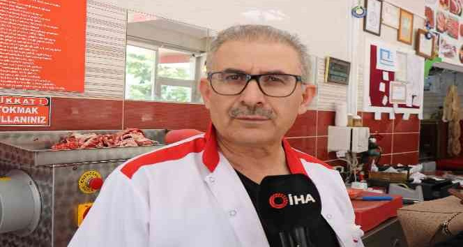 Yabancı uyruklu çobanlar hayvanları çaldı, mandıra sahibi durumu kesimcinin aramasıyla öğrendi