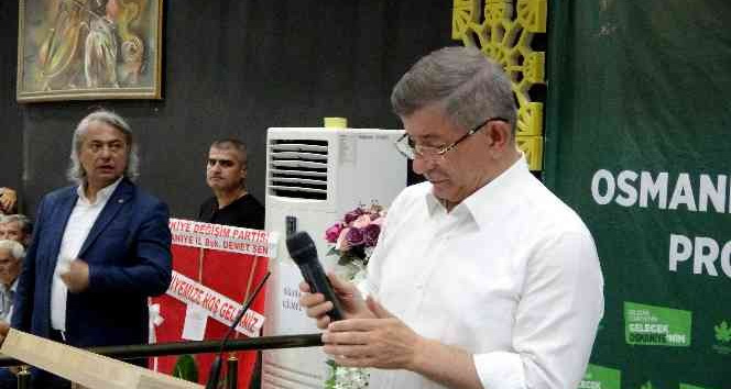 Davutoğlu’nun bozuk mikrofonla imtihanı