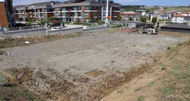 Yalova’da yeni çocuk parkları ve spor alanları yapıyor