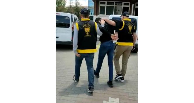 Aranan şahıs sahte kimlikle yakalandı