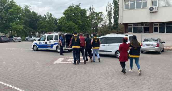 Aksaray’da silahlı gaspçılar operasyonla yakalandı