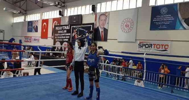 Bitlisli sporcu Özlem Melek Korkmaz, Muaythai Türkiye Şampiyonu oldu