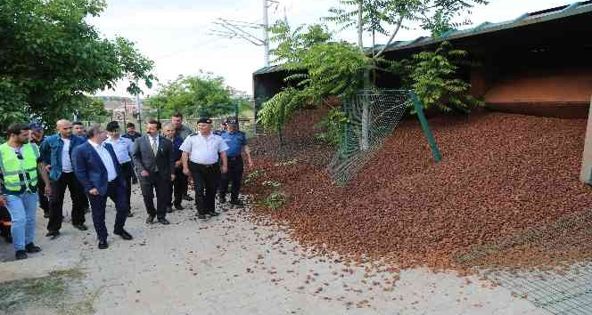 Yozgat’ta demir madeni yüklü vagon devrildi