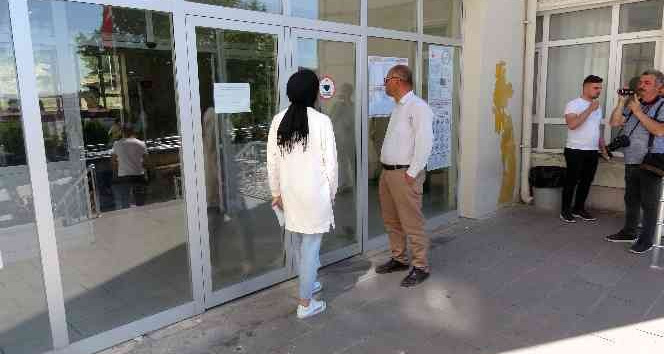 Yozgat’ta 1 dakika geç kaldıkları için YKS’ye giremediler