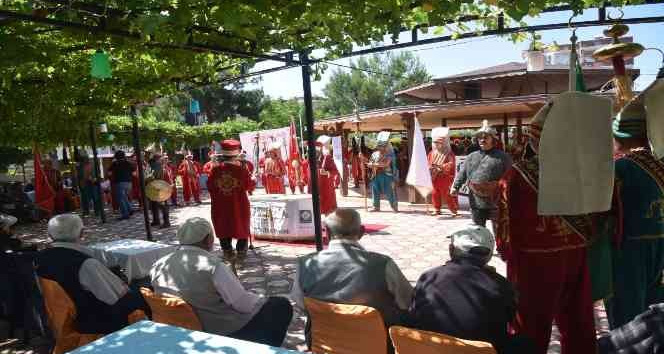 Huzurevi sakinlerine mehteranlı ‘Babalar Günü’ konseri