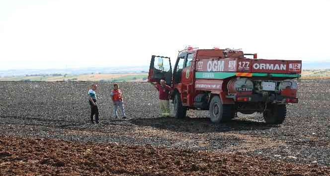 Edirne’de 30 dönüm arpa tarlası küle döndü
