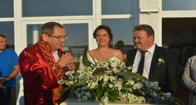 Ünlü oyuncu Serhat Özcan mutluluğa “evet” dedi