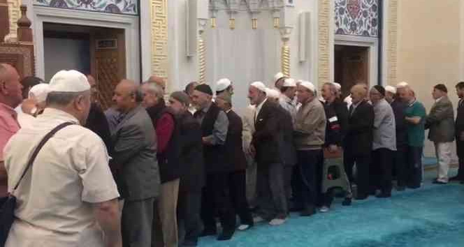 Zonguldaklı hacı adayları Harem-i Şerif’e uğurlandı