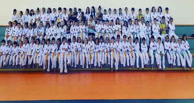 Altınovalı tekvandocular kuşak atladı