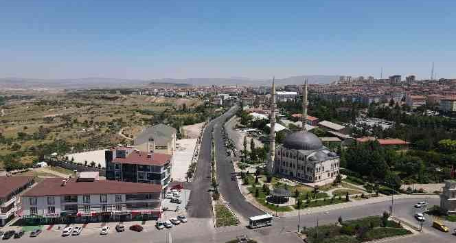 Alt yapısı tamamlanan yol yeniden trafiğe açıldı