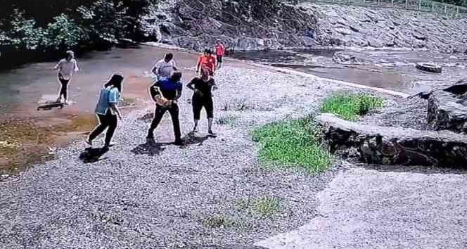Zabıta memuru boğulma tehlikesi geçiren çocuğu kurtardı