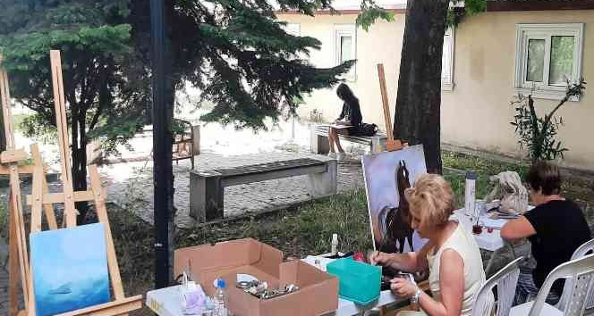Altınova’da resim kursuna büyük talep