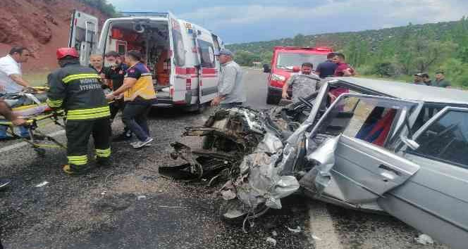 Konya’da yolcu minibüsü ile otomobil çarpıştı: 6 yaralı