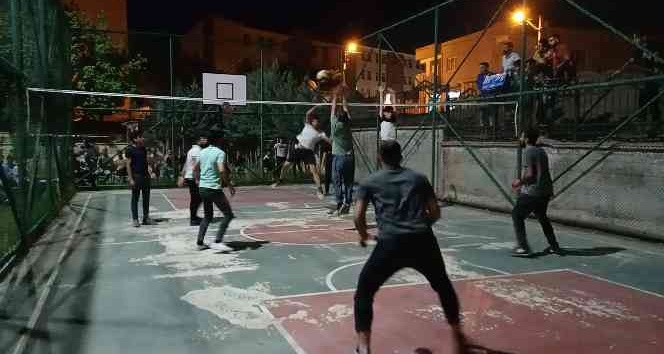 Dicle Gençlikspor’un düzenlediği voleybol turnuvası başladı