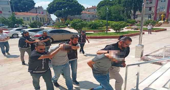 Polisten kaçan ve kaza yapan uyuşturucu tacirleri tutuklandı