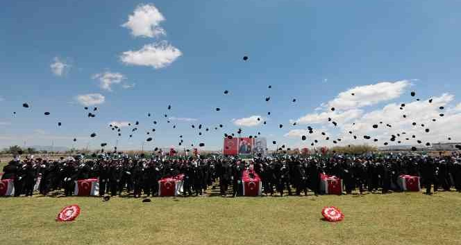 Şehit Önder Güzel POMEM 27. Dönem mezunlarını verdi