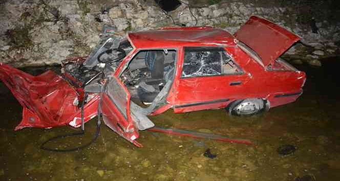 Otomobil dereye uçtu: 1 yaralı