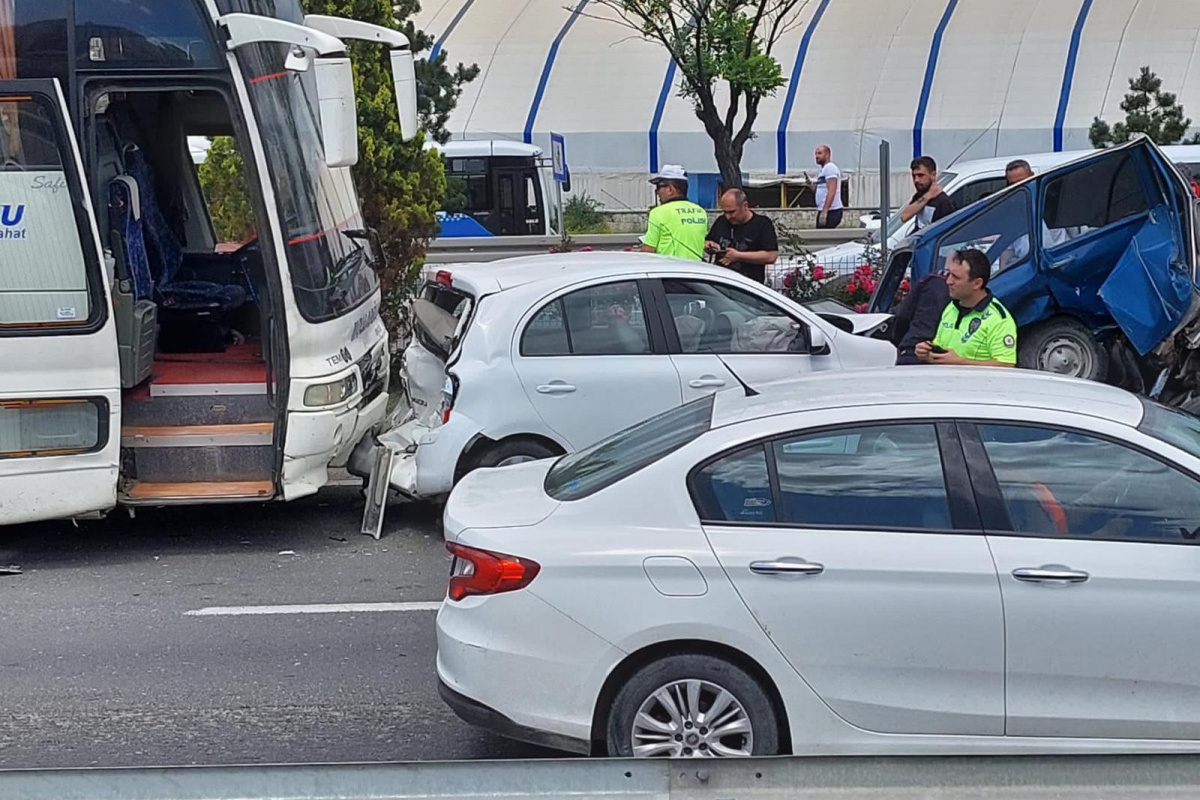 Kütahya'da zincirleme trafik kazası: 3 yaralı