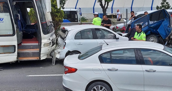 Kütahyada zincirleme trafik kazası: 3 yaralı