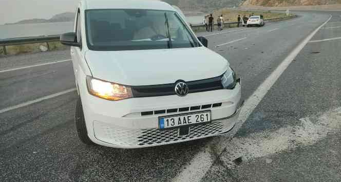 Tatvan’da trafik kazası: 3 yaralı