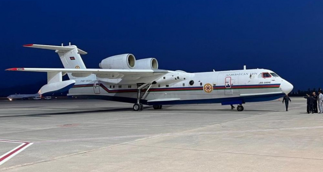 Azerbaycanın Marmaris orman yangını için gönderdiği amfibi uçak Muğlaya geldi