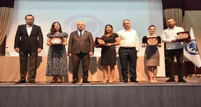 Rektör Ak: "Kadın eli değen her yer mükemmelleşir"