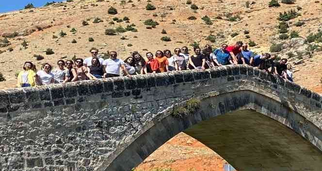 Elazığ’da görevli öğretmenler Çemişgezek’i gezdi