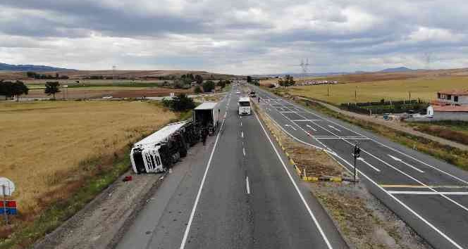 Rusya’ya 48 bin dolarlık kiraz taşıyan tır kaza yaptı