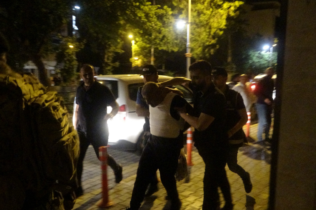 200 polisli cinayet duruşmasında: 7 tutuklama
