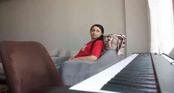 Başından vurularak ölümden dönen Mutlu Kaya, avukat olma ve sahnelere dönme hayaliyle yaşıyor