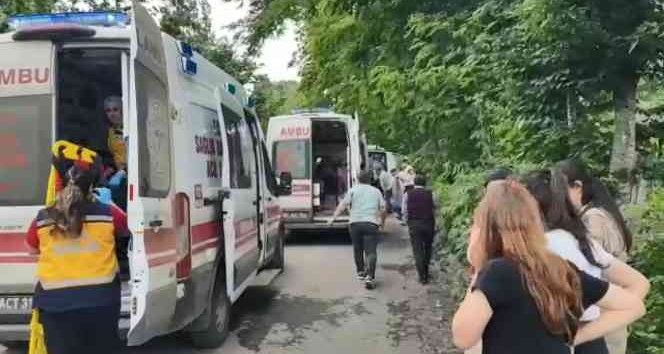 Dekanları taşıyan otobüs kaza yaptı: 1 dekan öldü, 19 yaralı