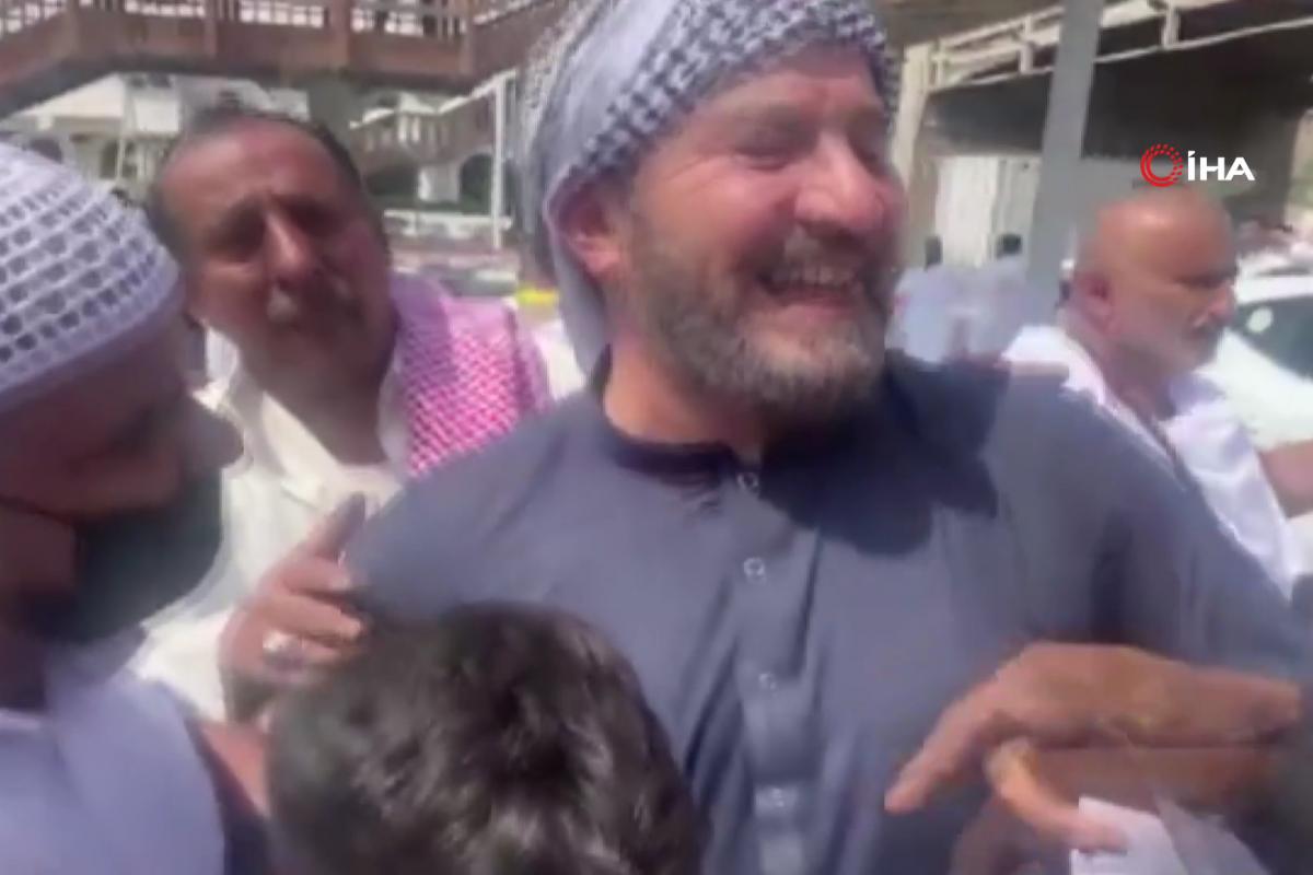 İngiltere'den yola çıkan Iraklı hac için Mekke'ye ulaştı