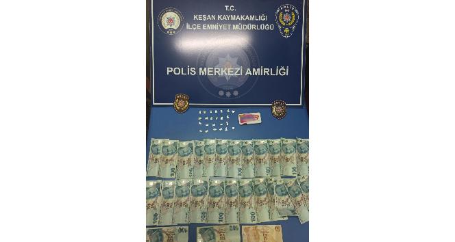 Şeker kutusunda uyuşturucu ile yakalandı